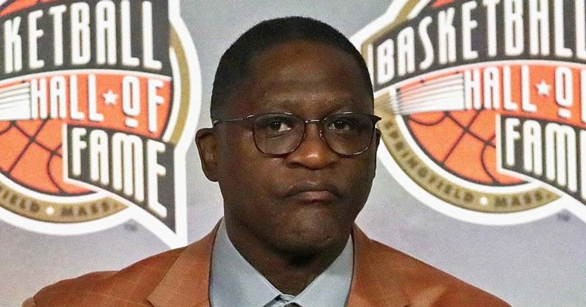Dominique Wilkins at a ceremony (Getty Images)