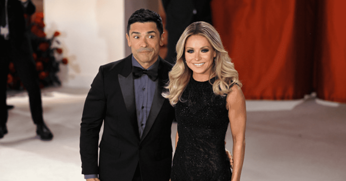 Mark Consuelos and Kelly Ripa shared a glimpse of their life away from 'Live' as they vacationed in Greece with daughter Lola (Neilson Barnard/Getty Images)