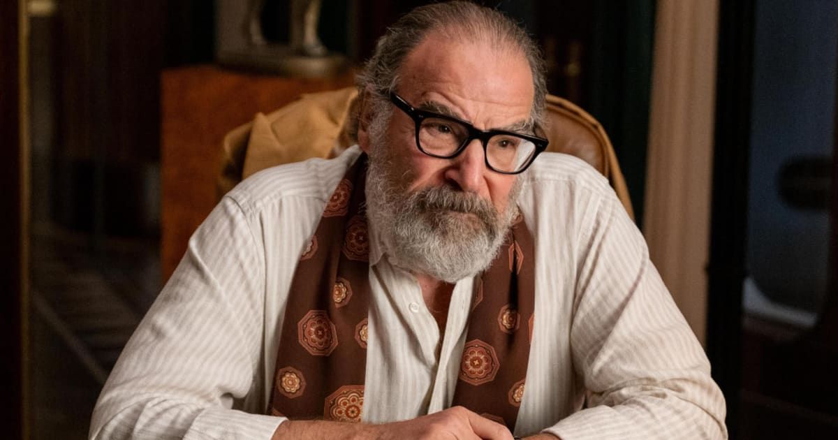 Mandy Patinkin as Detective Rufus Coteworth in ‘Death and Other Details’ (@Hulu)