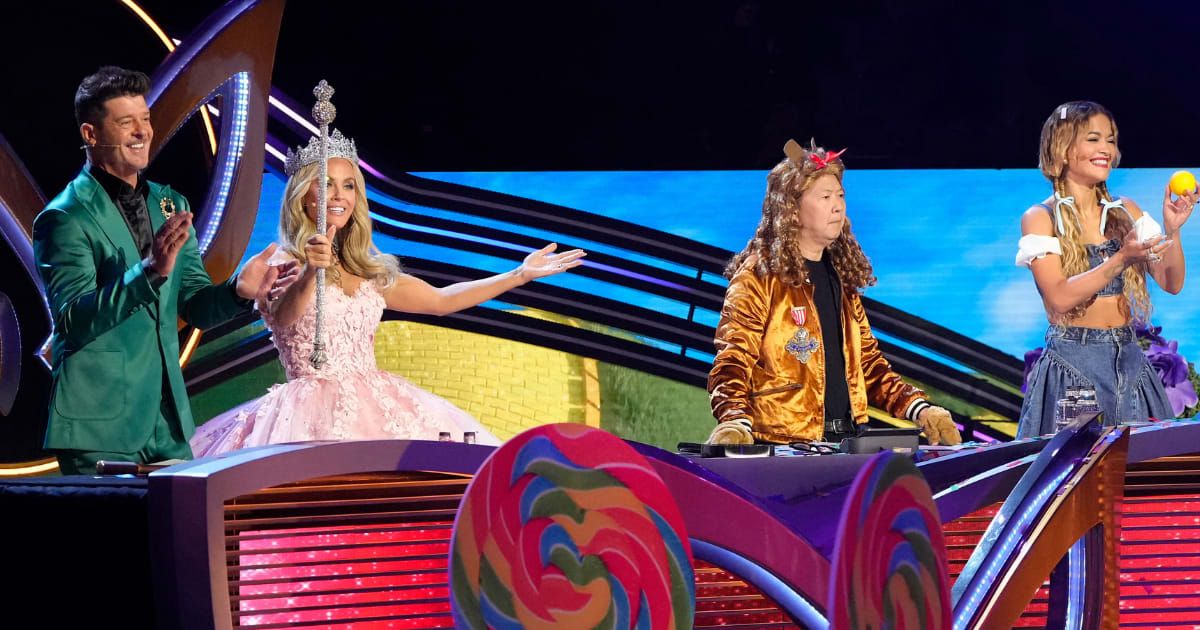 'The Masked Singer' judges on the set of Season 11 of the Fox show (@FOX)