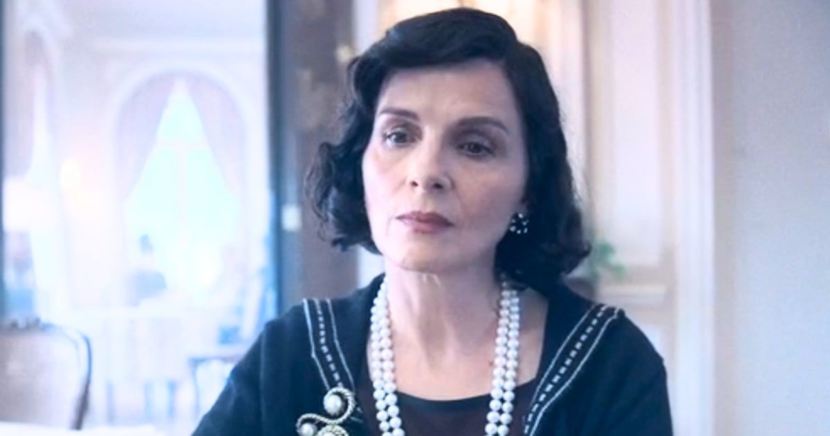 Juliette Binoche as Coco Chanel in 'The New Look' (@Apple TV+)