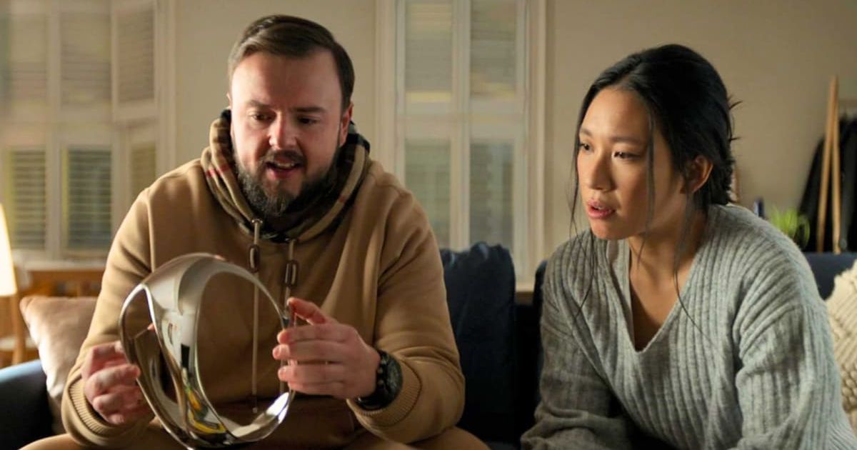 Jess Hong and John Bradley in '3 Body Problem' (@Netflix)