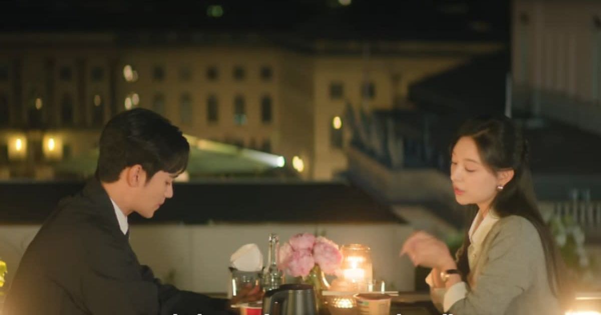 Kim Soo-hyun as Baek Hyun-woo and Kim Ji-won as Hong Hae-in in 'Queen of Tears' (@Netflix)