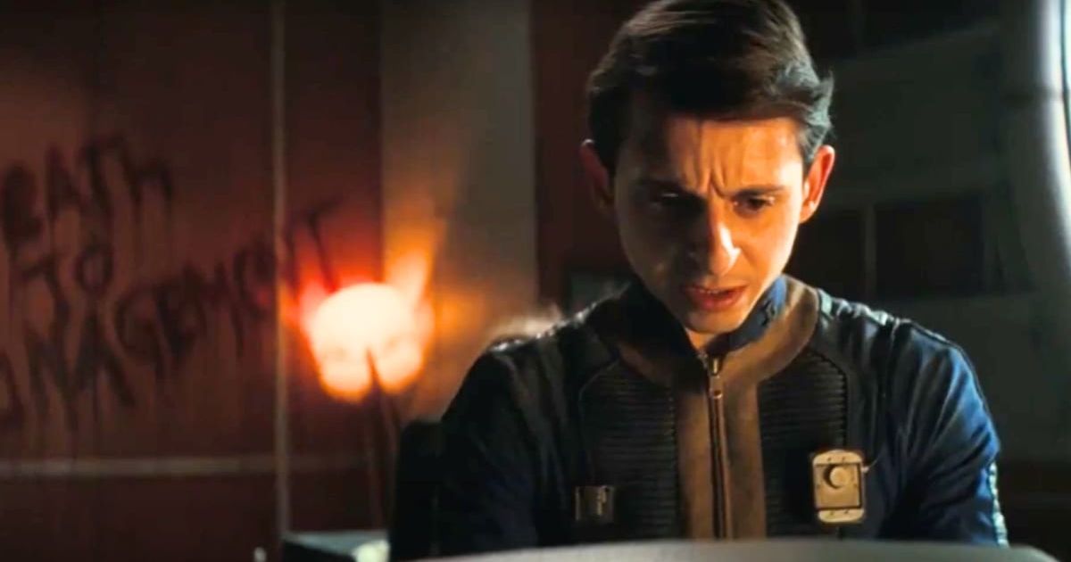 The unsettling events inside vault makes Norm LacLean suspicious, pushing him to chase the truth in 'Fallout' (@primevideo)