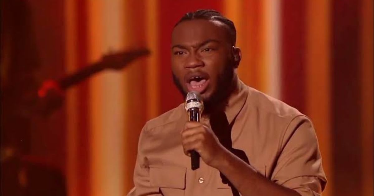 Roman Collins takes big risk singing Maty Perry's 'Roar' (ABC)