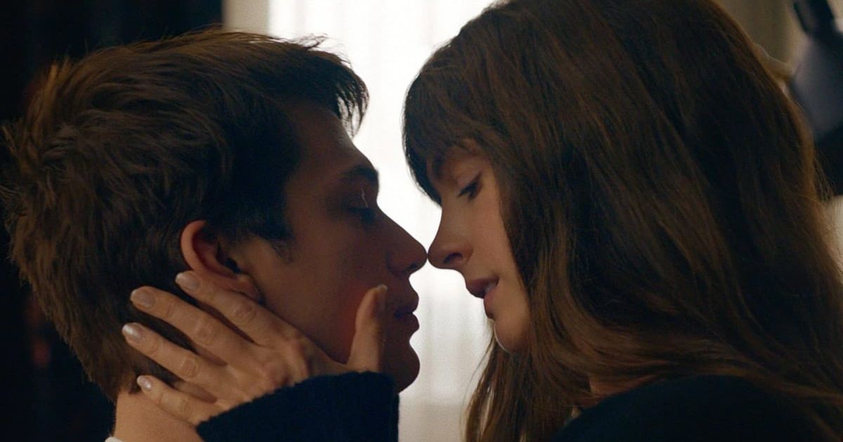 'The Idea of You' is a story about a single mother Solène who falls in love with her daughter's favorite pop star (@primevideo)