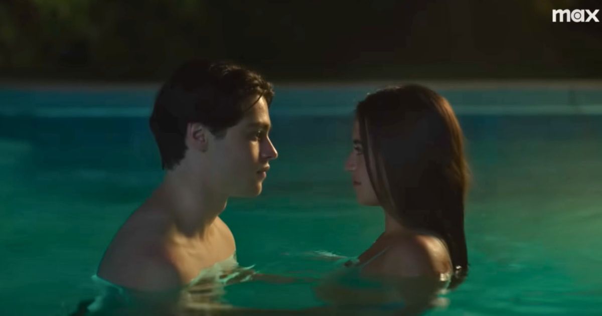 'Turtles All the Way Down' stars Isabela Merced and Felix Mallard in lead roles (YouTube/@max)