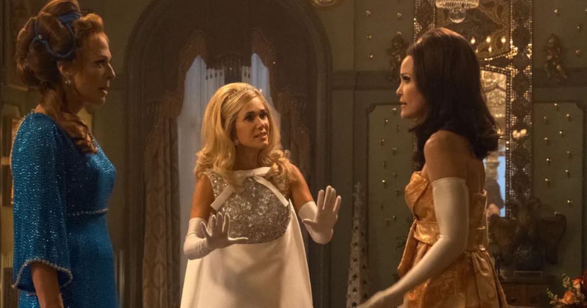 The moment has arrived as Maxine Simmons is set to host the biggest gala of her life in 'Palm Royale' finale  (@appletv+)