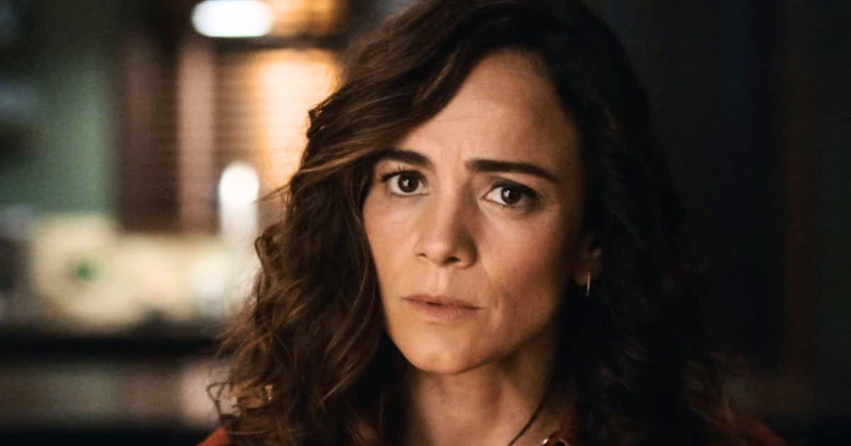 Here is the complete episode release schedule of Alice Braga starrer thriller series 'Dark Matter' (@appletv+)