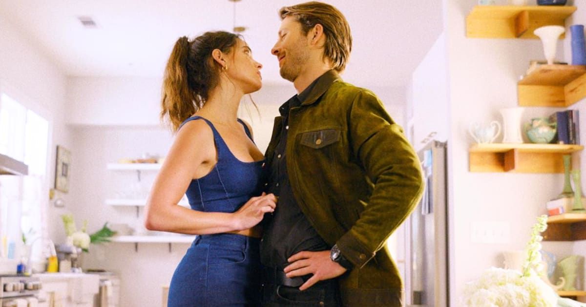 Glen Powell and Adria Arjona starrer action-comedy movie is based on the book of the same name by Skip Hollandsworth (@netflix)