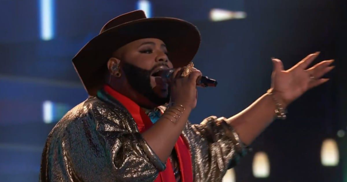Asher HaVon received a standing ovation from the coaches during the Season 25 finale of 'The Voice' (@nbc)