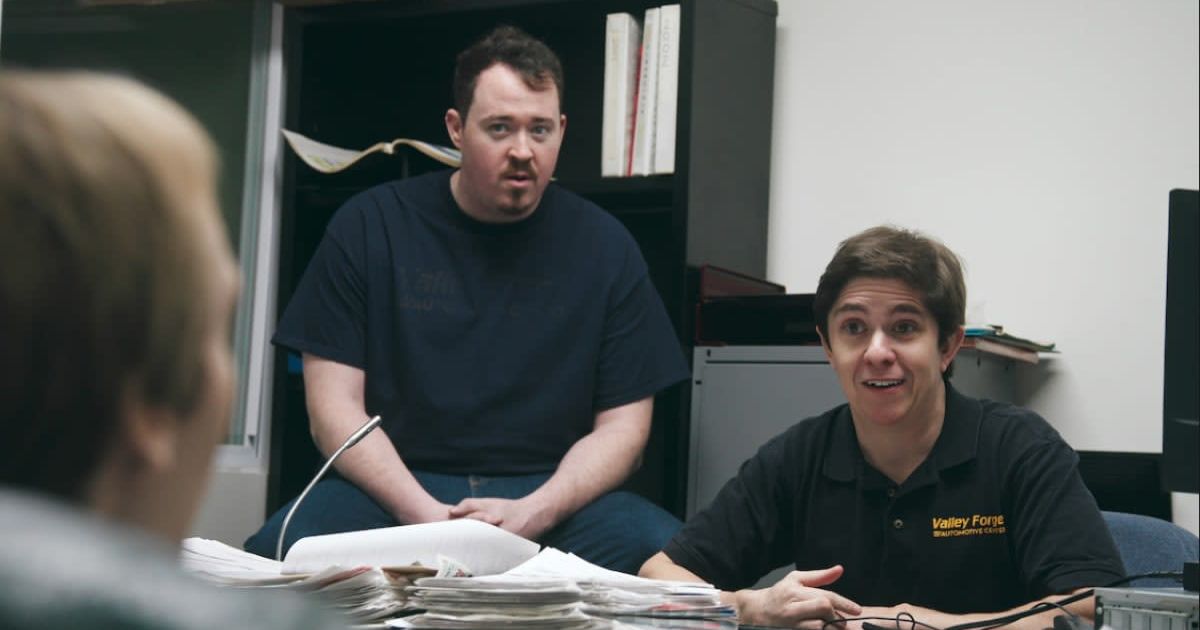 'Tires' features Shane Gillis and Steve Gerben in lead roles (@netflix)