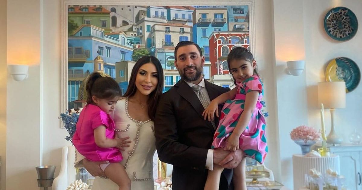 Rafael Khanoyan and Taleen Marie with their daughters (Instagram/@rifraf32)