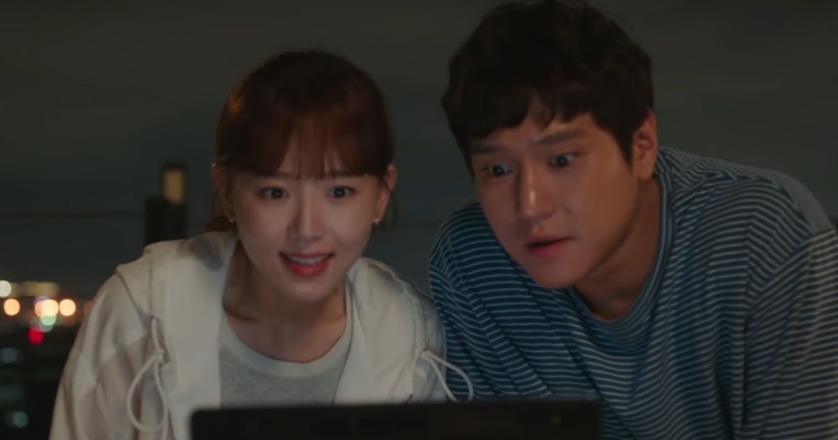Song Ki-baek is about to risk it all at a press conference in 'Frankly Speaking' Episode 10 (@netflix)