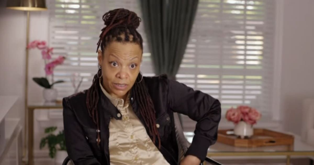 Crystal seeks help from 'Botched Bariatrics' doctor to revise her failed tummy tuck (@TLC)