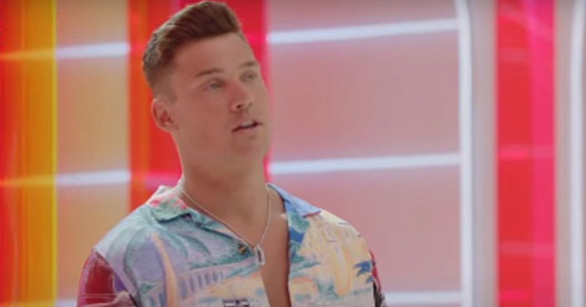 Aaron Evans is a reality TV star from UK and the winner of 'The Traitors' UK Season 1 (@peacock)