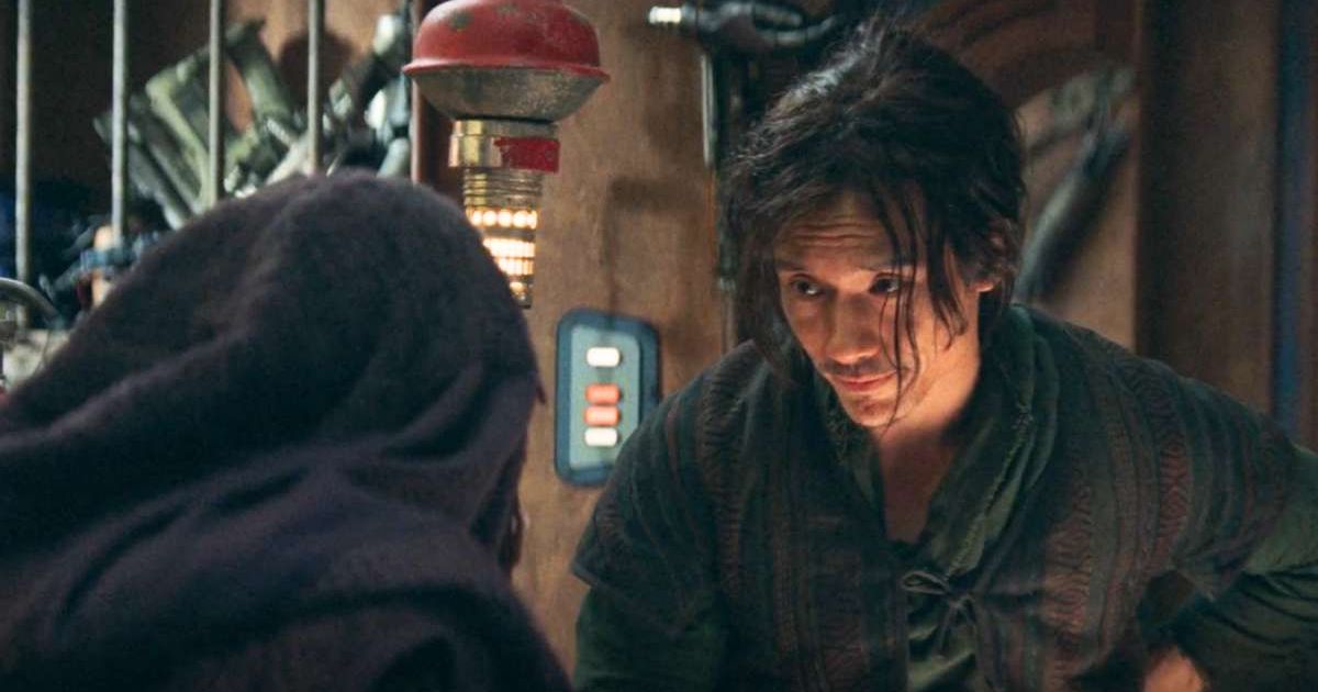 Fans think Mae's accomplice Qimir is the masked Sith Lord (@lucasfilm)