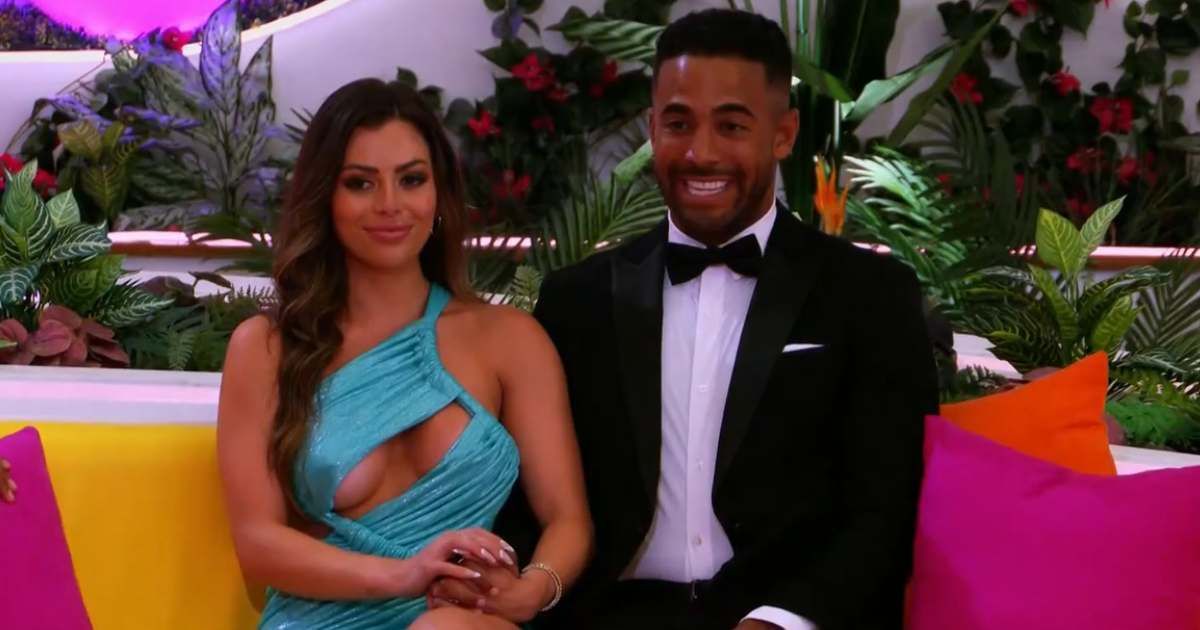 Nicole Jacky and Kendall Washington are 'Love Island USA' Season 6 finalists (@peacock)
