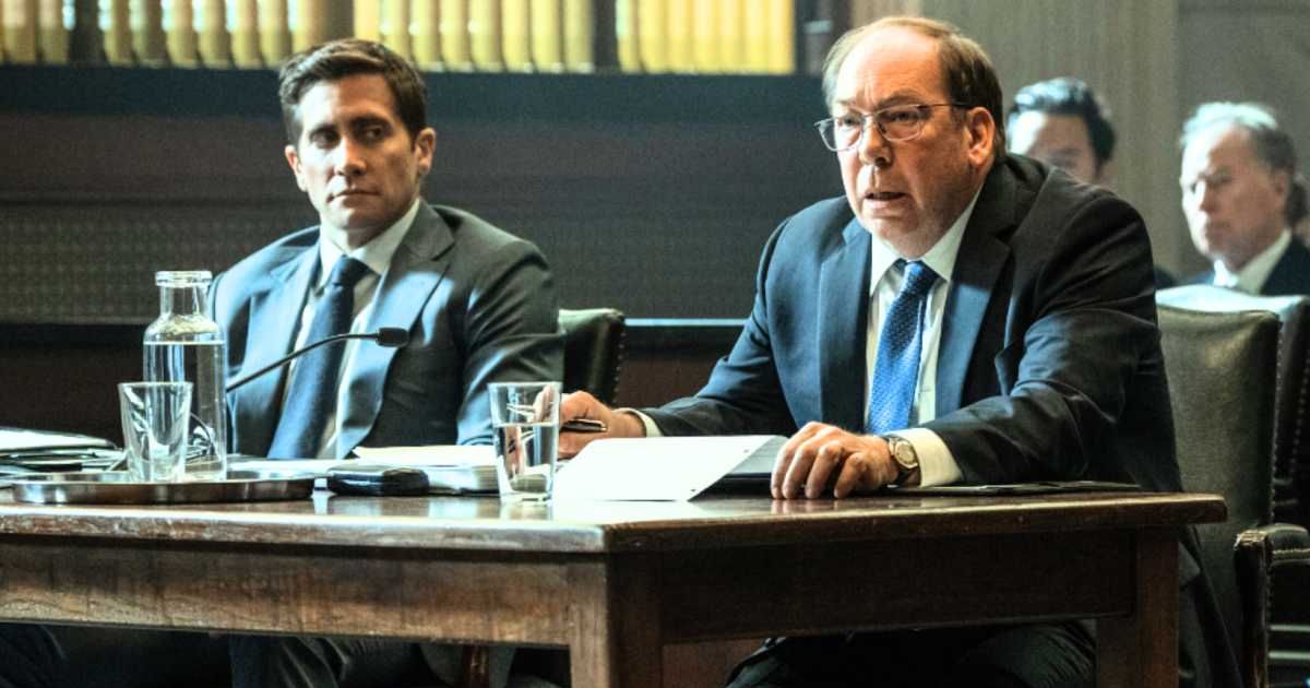 During its eight-episode run, 'Presumed Innocent' masterfully builds a whodunit scenario, making every character a potential suspect (@appletv+)