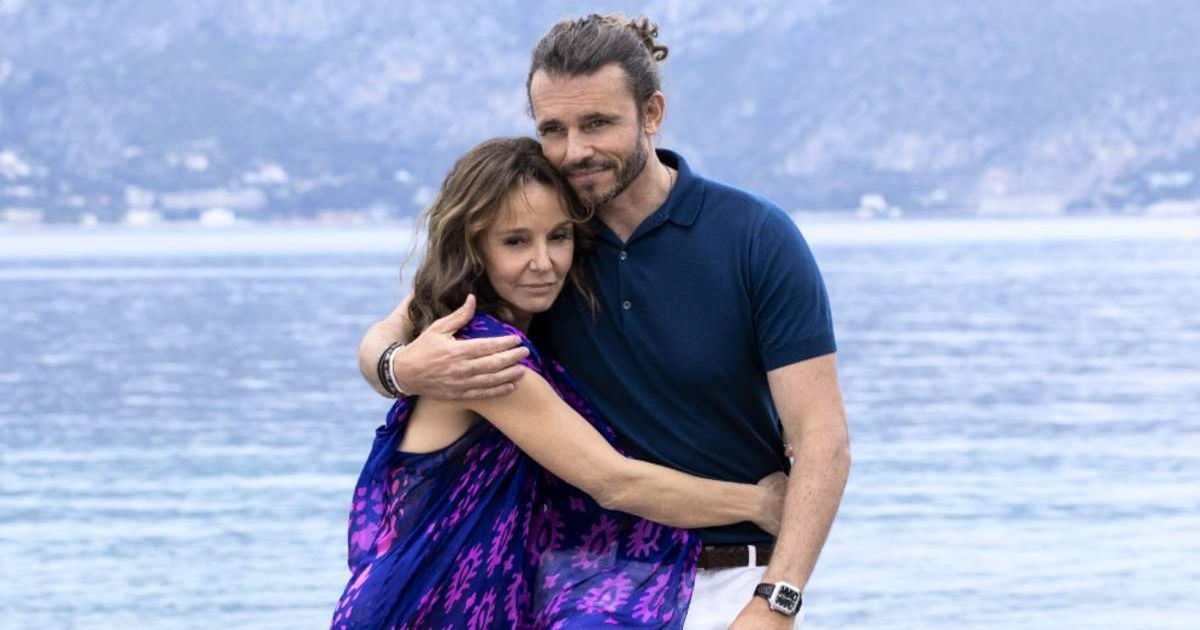 Sylvie's romantic escapades are entertaining, but her marriage to Laurent G? now that's where it gets confusing (Netflix/@carolebethuel)