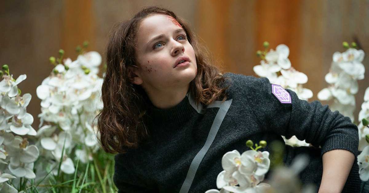 Set in a world where beauty standards dominate, 'Uglies' challenges our perceptions of identity and self-worth (@netflix)