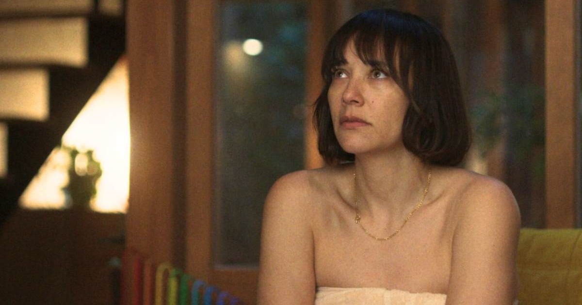 Amid the looming threat of Yakuza, Suzie Sakamoto has an unexpected encounter with a character from 'Sunny' Episode 1 (@appletv+)