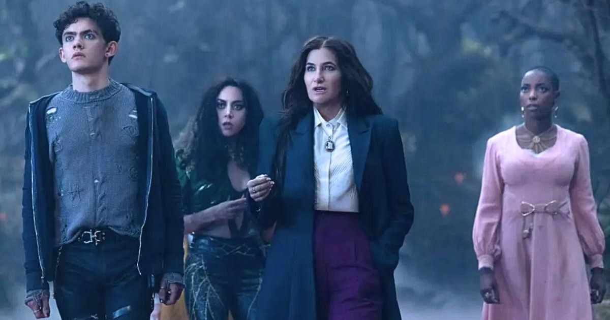 'Agatha All Along' enchants with a stellar cast, blending dark humor and mystery in a magical new series (@disney+)