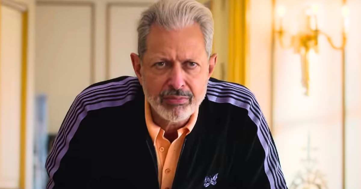 Zeus gets the biggest surprise of his life in 'Kaos' (youtube/@netflix)