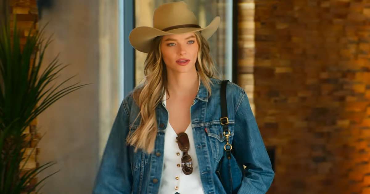 'Selling Sunset' star Alanna Gold purchased Pioneertown for $650,000 in 2020 (@netflix)