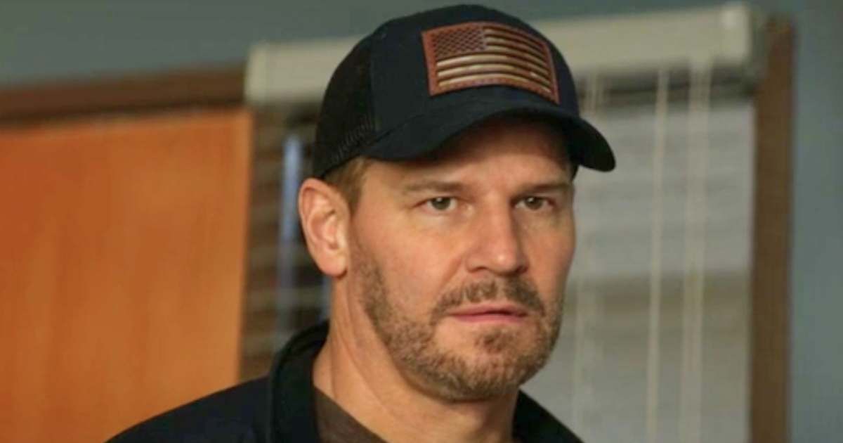 Jason Hayes is suffering from TBI in 'SEAL Team' (@paramount+)