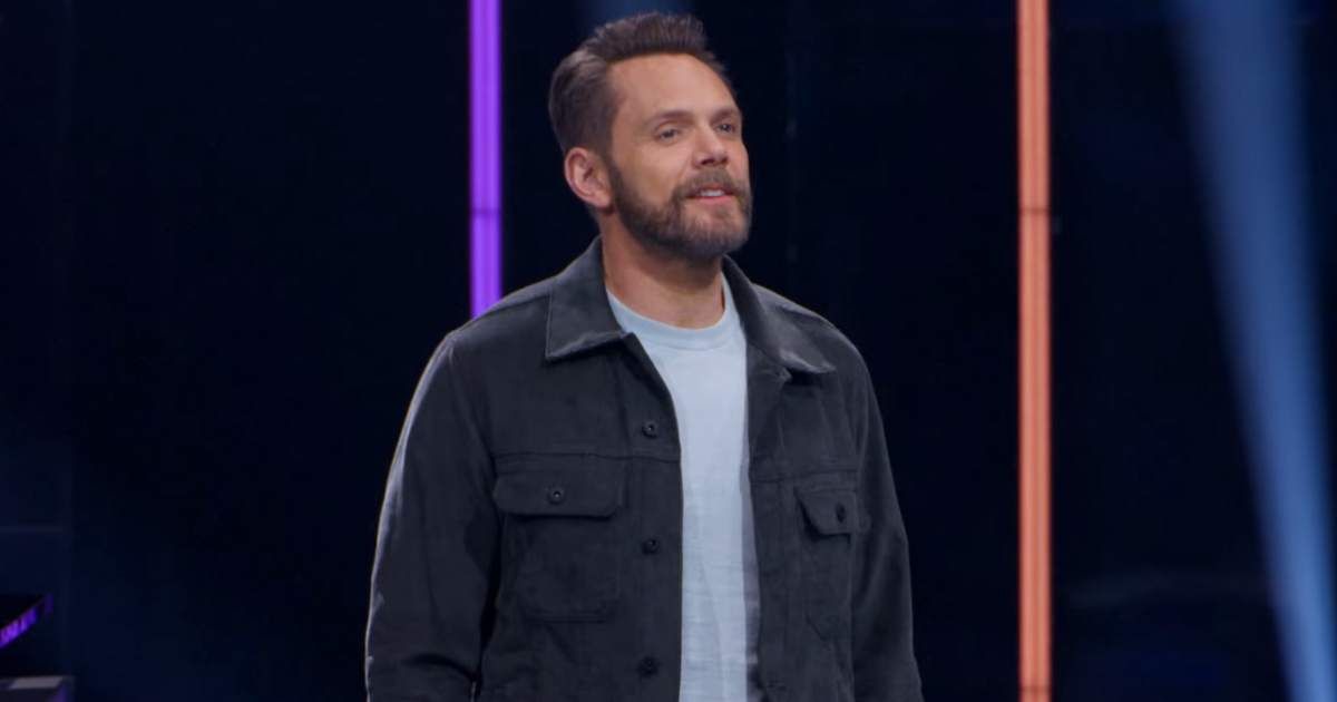 Joel McHale returns to host 'Crime Scene Kitchen' Season 3 (YouTube/@foodclubfox)