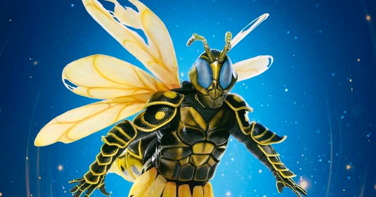 The Wasp in 'The Masked Singer' (@fox)