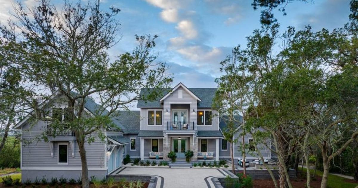 The HGTV shows may have led homeowners into debt (HGTV/ChipperHatter)
