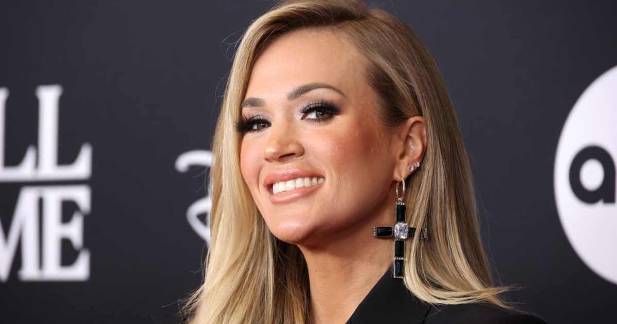Carrie Underwood attends the 38th Annual Rock & Roll Hall Of Fame Induction Ceremony at Barclays Center (Cover Image Source: Getty Images | Photo by Mike Coppola)