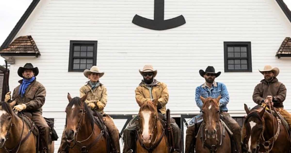 Ian Bohen, Jen Landon, Jake Ream, Ryan Bingham, Denim Richards, and Ethan Lee in a still from 'Yellowstone' (Cover Image Source: Paramount Network)