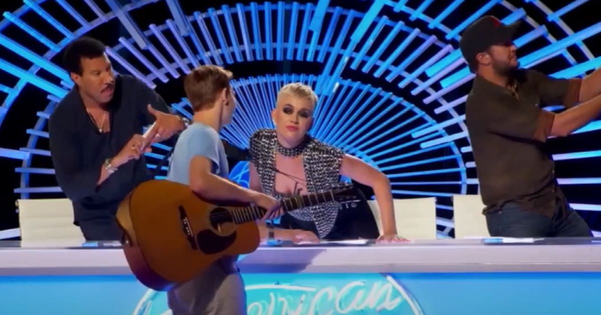 Katy Perry and the contestant before the kiss (Cover Image Source: YouTube|American Idol)
