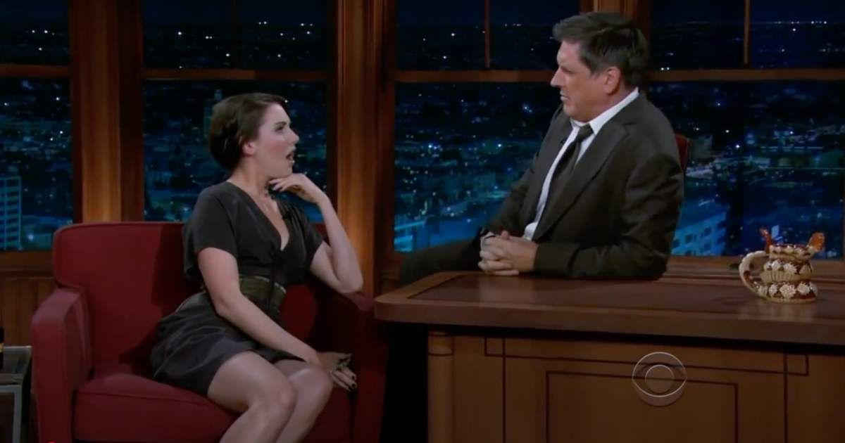Screenshot of Alison Brie and Craig Ferguson from 'The Late Show' (Cover Image Source: YouTube | Late Late Show w/ Craig Ferguson Archive)
