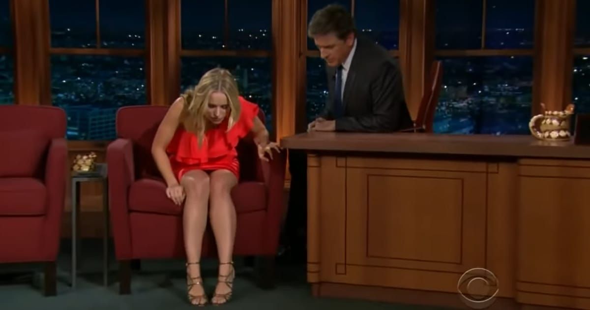 A screenshot of Kristen Bell and Craig Ferguson from an episode of 'The Late Late Show with Craig Ferguson' (Cover Image Source: YouTube | CBS)