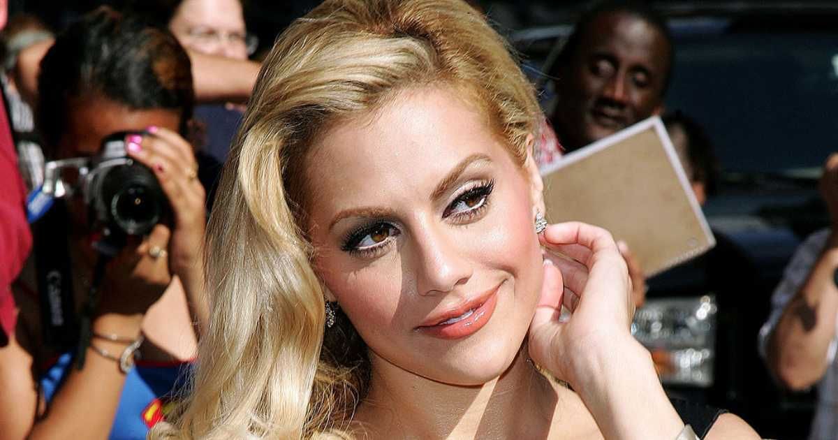 Brittany Murphy at Ed Sullivan Theatre in New York City. (Cover Image Source: Getty Images | Photo By James Devaney )