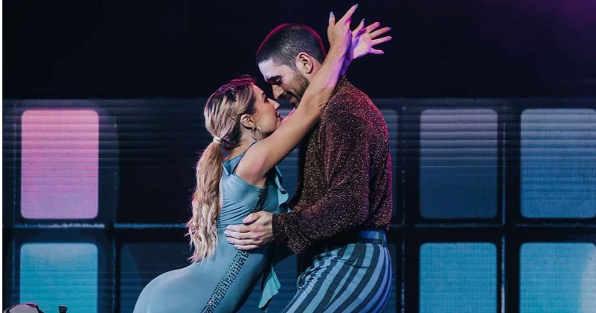 Photo of Alan Bersten and Emma Slater performing during an episode of 'Dancing with the Stars' (Cover Image Source: Instagram | @alanbersten)