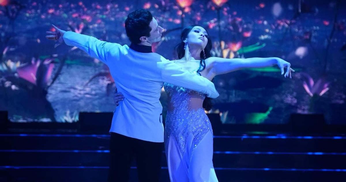 A screenshot of 'DWTS' star Jenn Tran and Sasha Farber from an episode of 'DWTS'
 (Cover Image Source: Instagram | dancingwiththestars)
