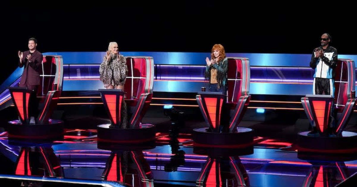 "The Voice" coaches Michael Bublé, Gwen Stefani, Reba McEntire and Snoop Dogg on the set of "The Voice" during the Playoff round. (Cover image source: YouTube | The Voice)