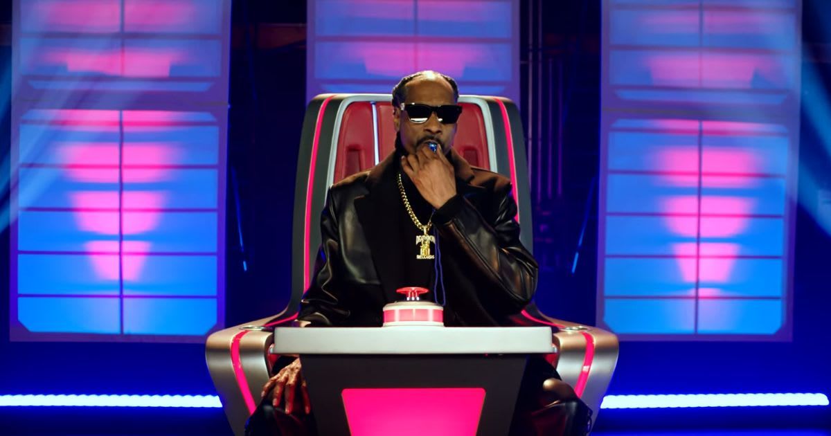 A photo of Snoop Dogg on the sets of 'The Voice' Season 26 (Cover image source: Instagram | @thevoicenbc)