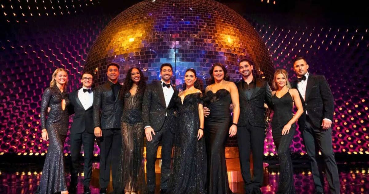 A picture of the 'DWTS' season 33 pros and the cast (Cover Image Source: Instagram | @dancingwiththestars)