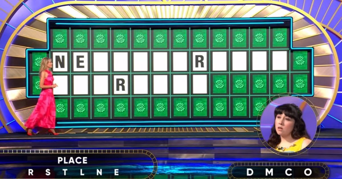 Vanna White and contestant Aleeza Santillan 'Wheel of Fortune' 2025. (Cover Image Source: YouTube| Wheel of Fortune)