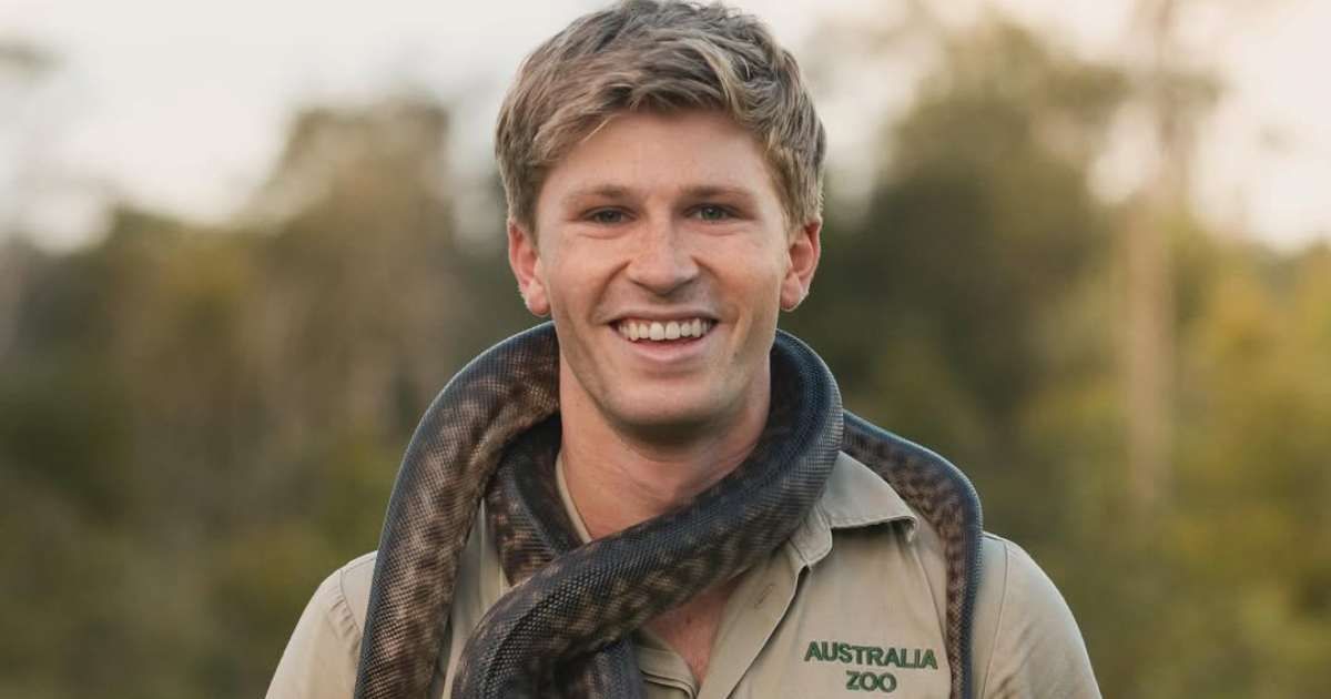 Wildlife conservationist, Robert Irwin, is preparing for his 'DWTS' debut. (Cover Image Source: Instagram/robertirwinphotography)
