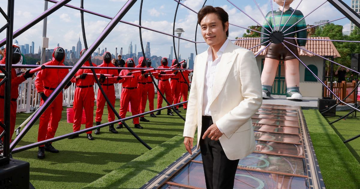 Lee Byung-hun attends Netflix's 'Squid Game' Season 3 Fan Event (Cover Image Source: Getty Images | Photo by Jason Mendez)