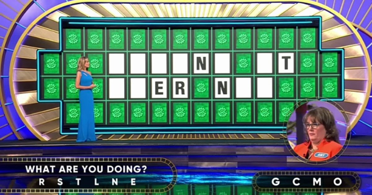 Vanna White and contestant Amy Johnston 'Wheel of Fortune' 2025. (Cover Image Source: YouTube| Wheel of Fortune)