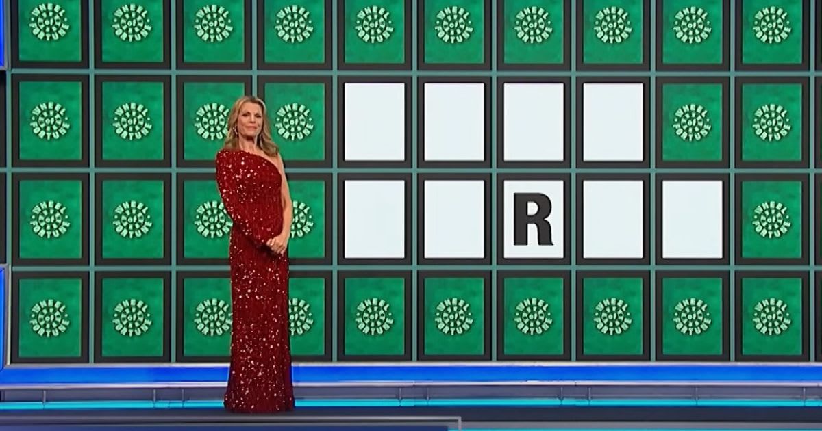 Screenshot of Vanna White on 'Wheel of Fortune' March 25, 2024 episode (Cover Image Source: YouTube| Wheel of Fortune)