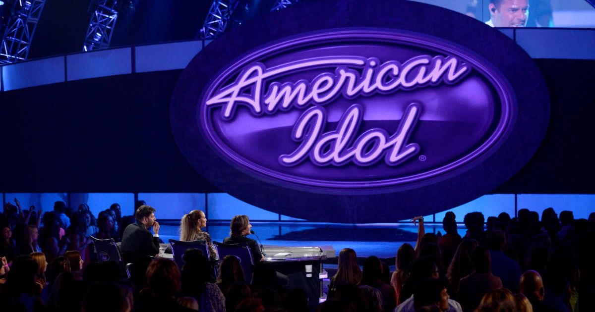 (L-R) Harry Connick Jr, Jennifer Lopez, and Keith Urban onstage during 'American Idol' Finale in Hollywood, CA (Cover Image Source: Getty Images | Photo by Kevork Djansezian)